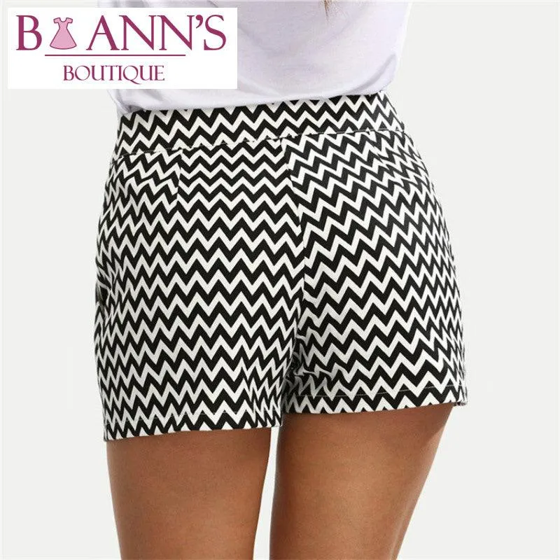 IT’S A BLACK & WHITE THING SHORTS