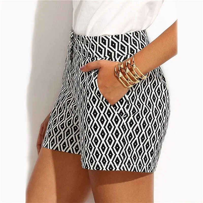 IT’S A BLACK & WHITE THING SHORTS