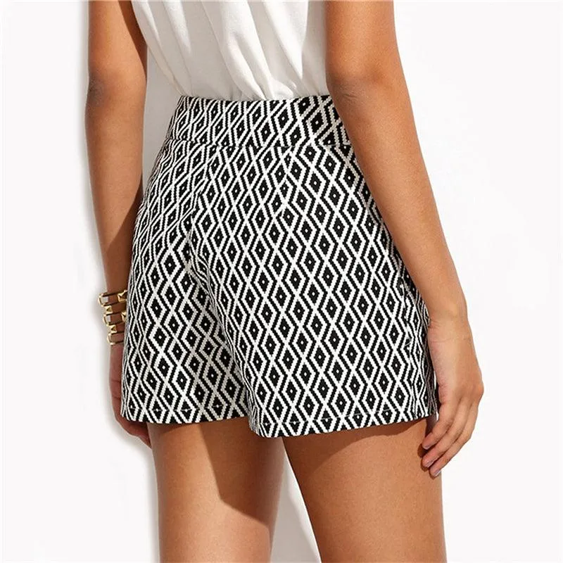 IT’S A BLACK & WHITE THING SHORTS