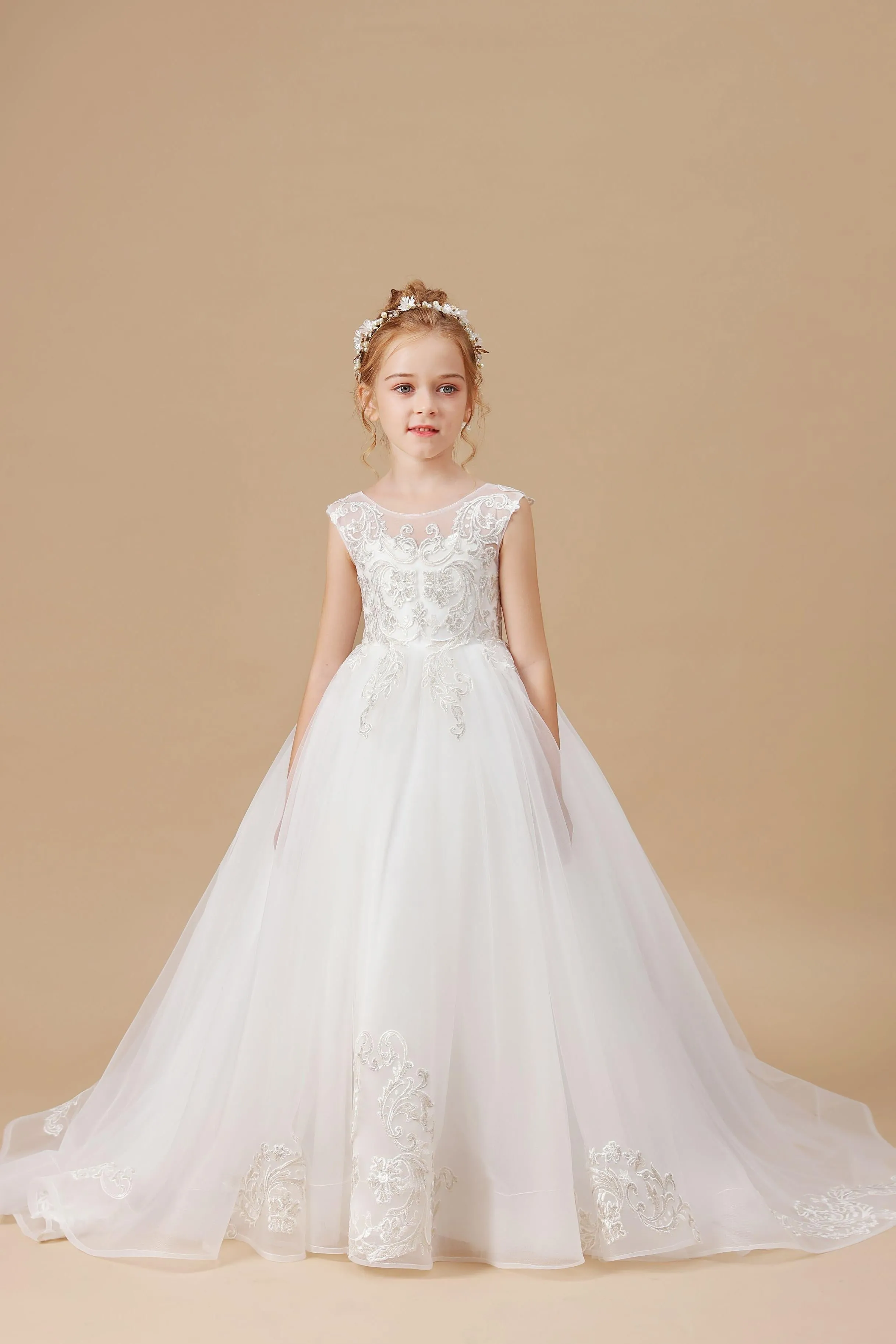 Ivory Multi-Layer Tulle Sleevelesss Applique Flower Girl Dresses with Sweep trailing