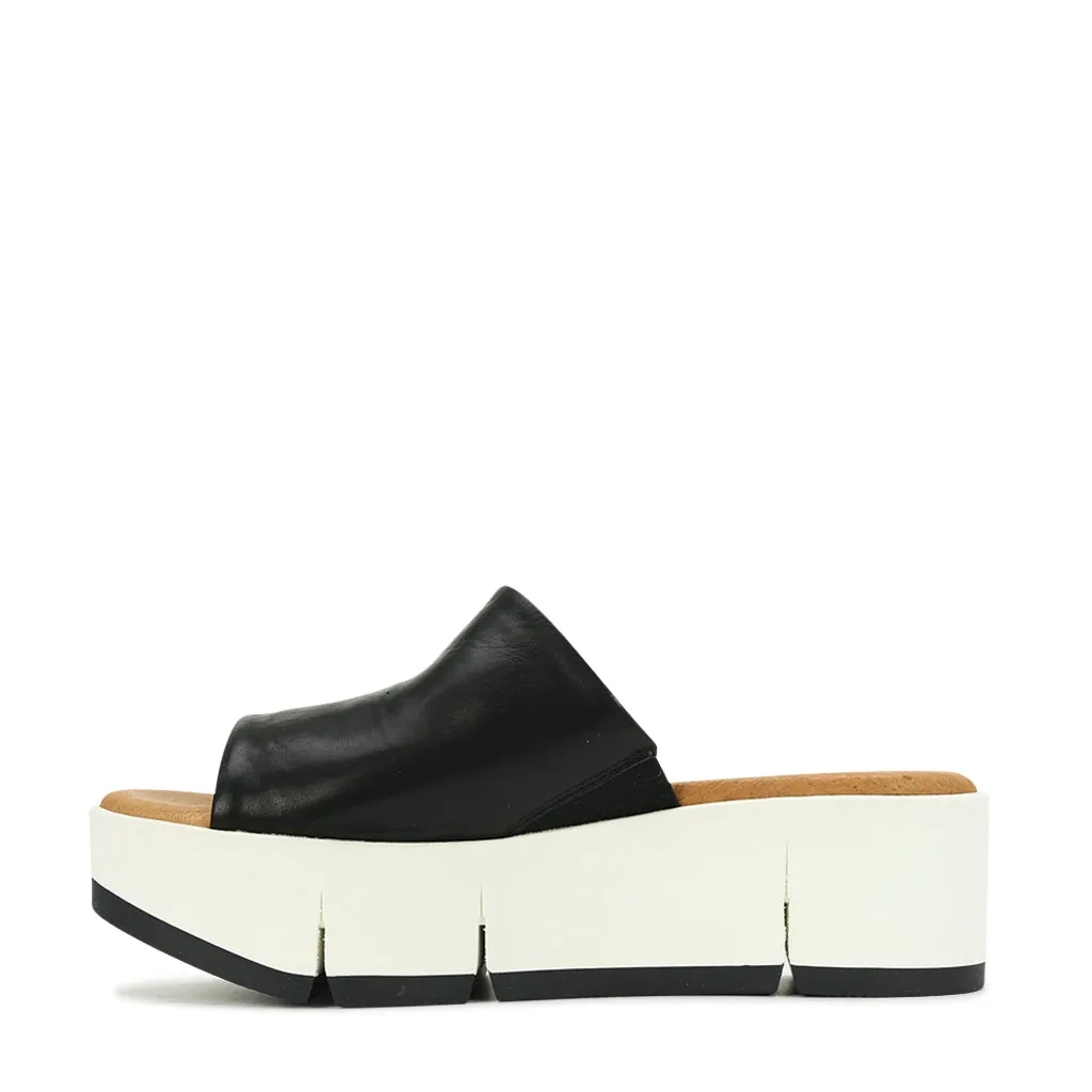 Palla Leather Slides